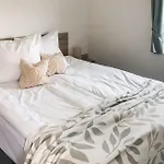 Lovely Stacaravan In Κάμπινγκ 4*